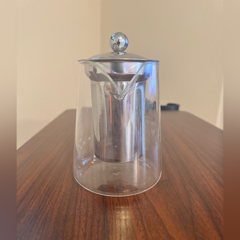 Elegant Glass Teapot with Silver Lid and Infuser (Small & Handy) - Picture 2 of 11